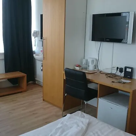 4th Floor 3*