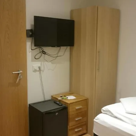 4th Floor 3*